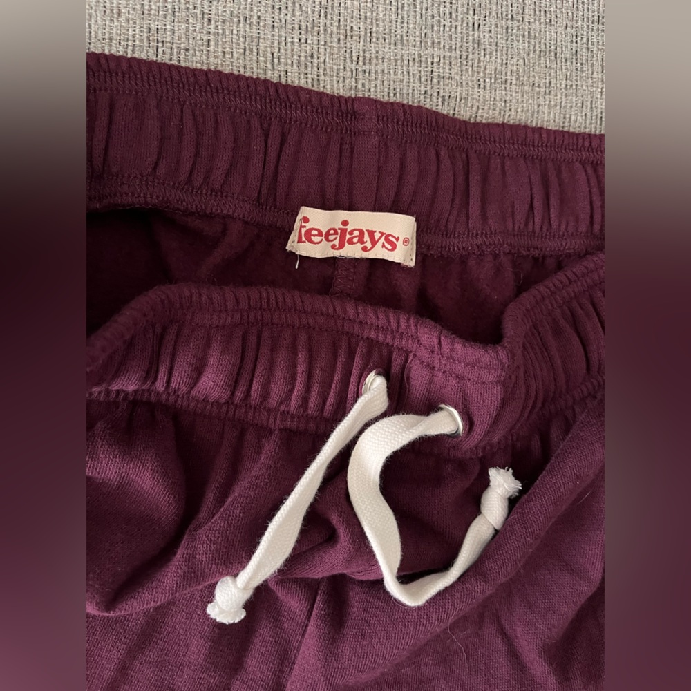 Feejays! Comfy pajama sweatpants with feet! Medium maroon